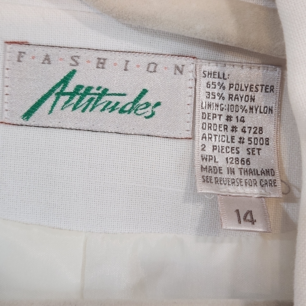 VINTAGE Attitudes White & Navy Blue Old Money Classic Double Breasted Blazer - Picture 9 of 9